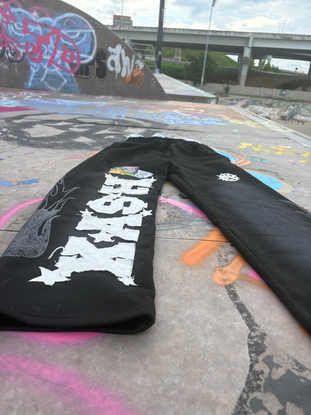 Skye “KASH” Sweatpants (BLACK/PINK)